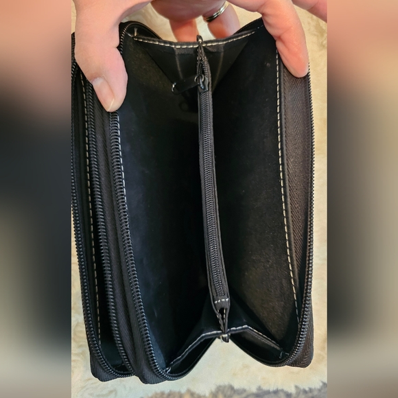 Black Soft pebbled leather Double Zip Around Wallet New without Tags - Picture 11 of 12